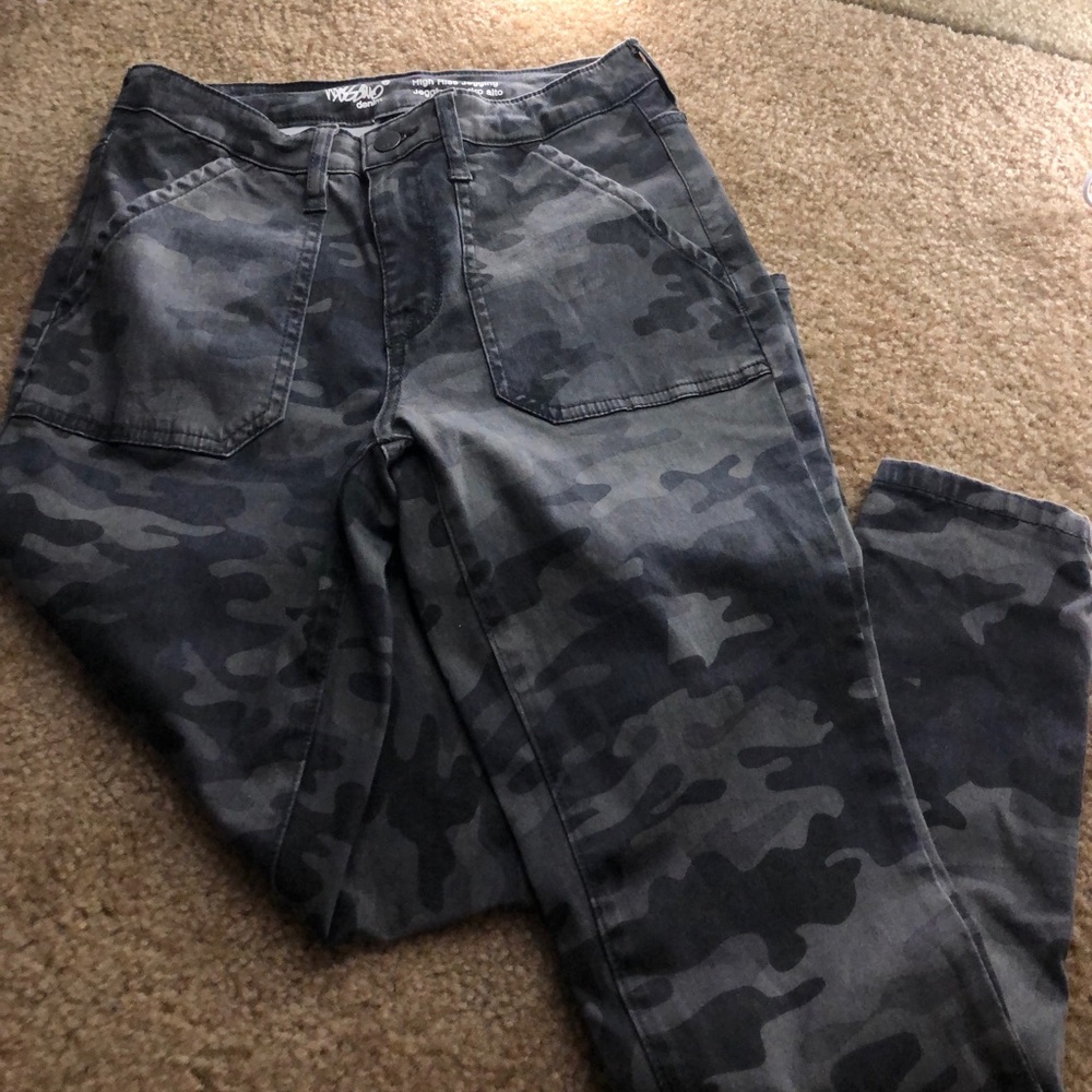 Camo pants size 2